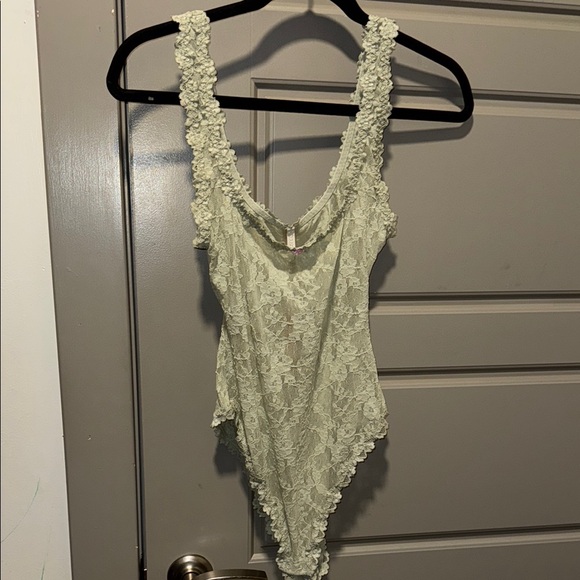 Stretch Lace Cheeky Brief Bodysuit - Talc ~ SKIMS - Picture 1 of 5